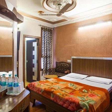 Hotel Novelty Jammu Bagian luar foto