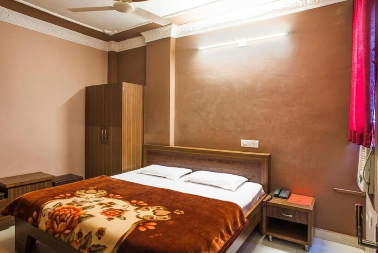 Hotel Novelty Jammu Bagian luar foto