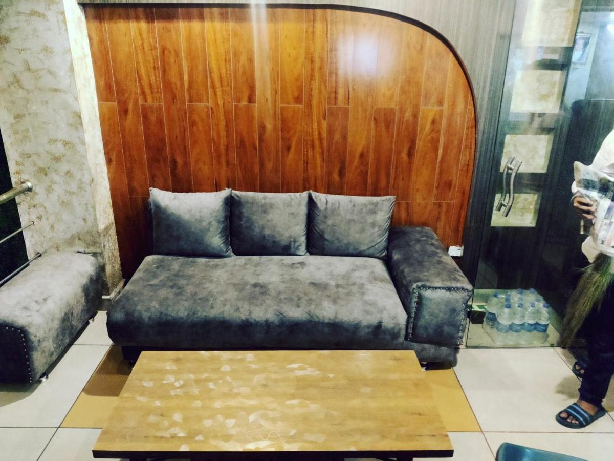 Hotel Novelty Jammu Bagian luar foto